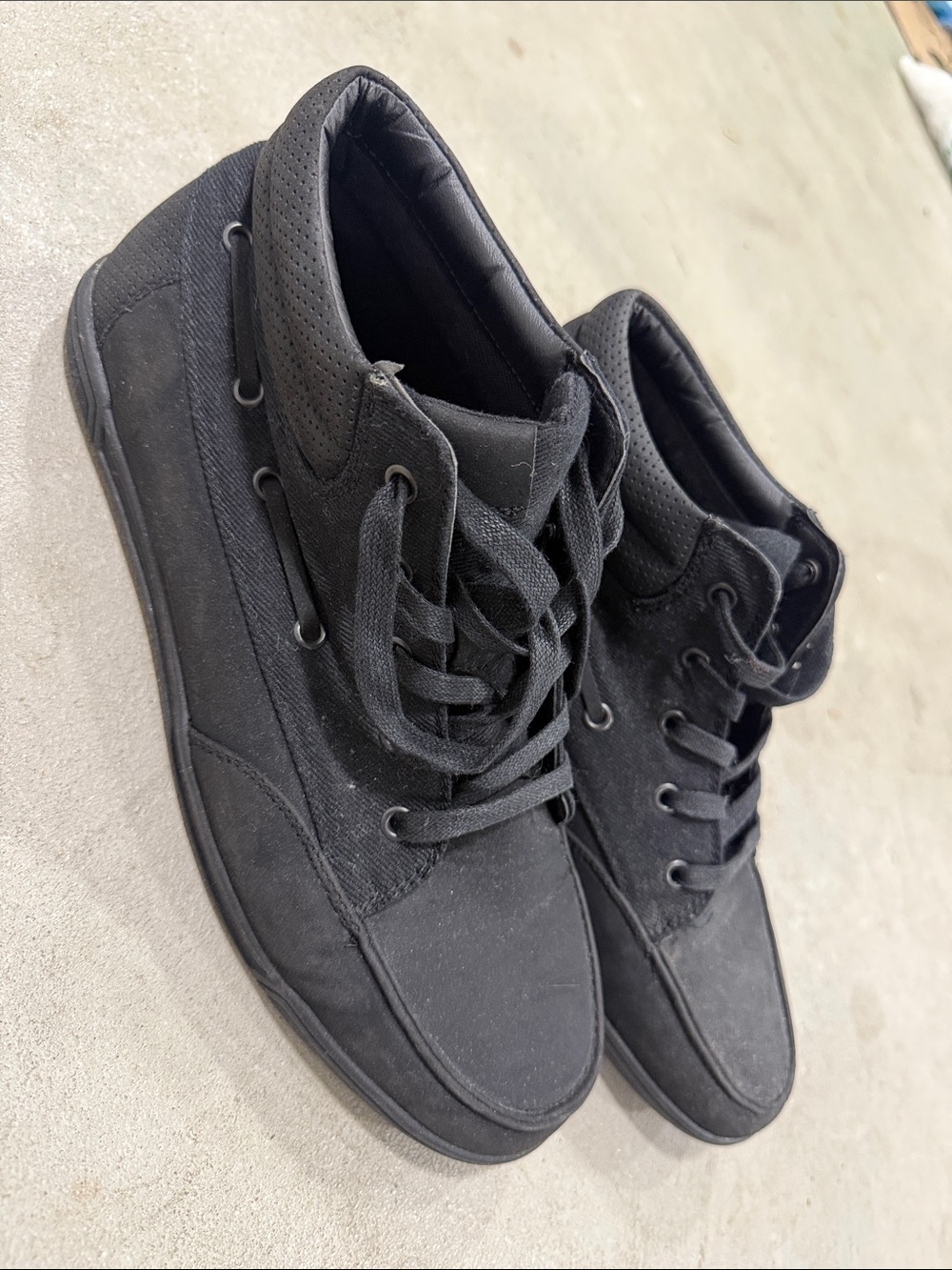 Unlisted Men's Black Low-Top Lace-Up Sneakers